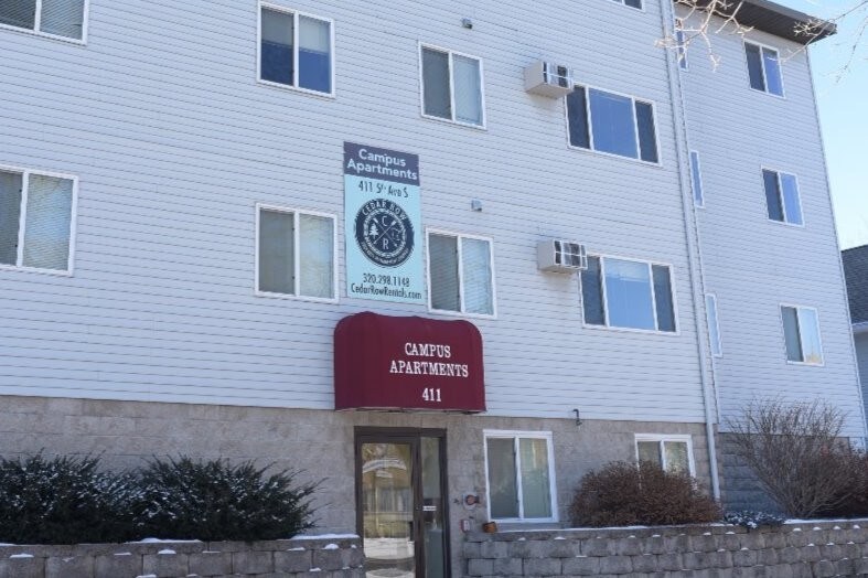 Entrada principal - 411 5th Ave S