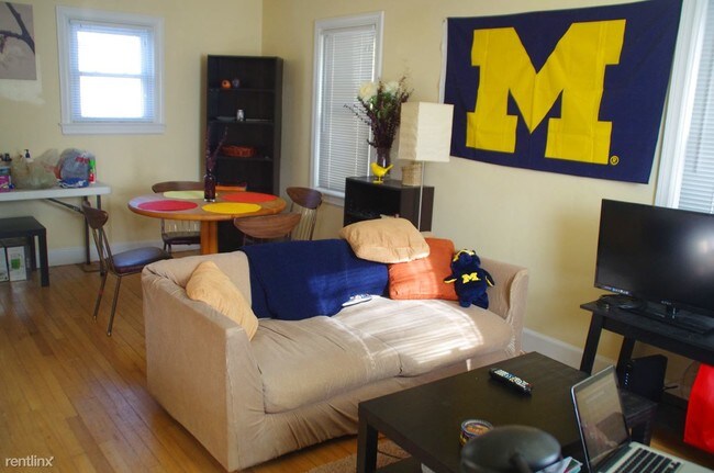 Foto del edificio - 2 br, 1 bath House - 327 John St