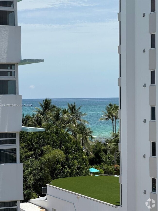Building Photo - 3100 Collins Ave