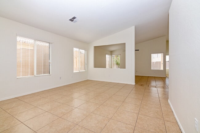 Building Photo - Move-in ready home in Mesa!