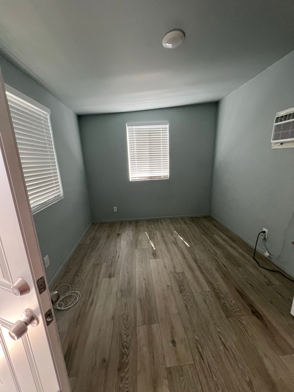 Foto del edificio - 7847 Beck Ave