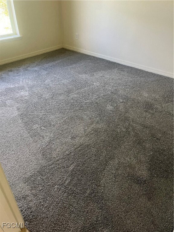 Foto del edificio - 5010 Dolphin Ct