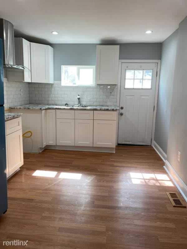 Primary Photo - 3 br, 1 bath House - 2627 s sheridan Street