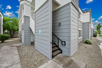 Building Photo - 3065 N 67th Ave