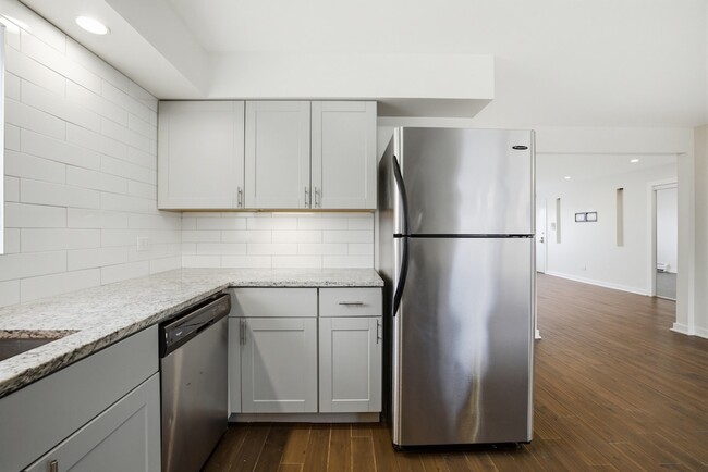 Building Photo - 6555 W Belmont Ave