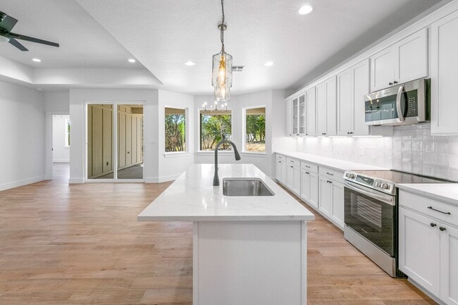 Foto del edificio - 130 Homer Dr W