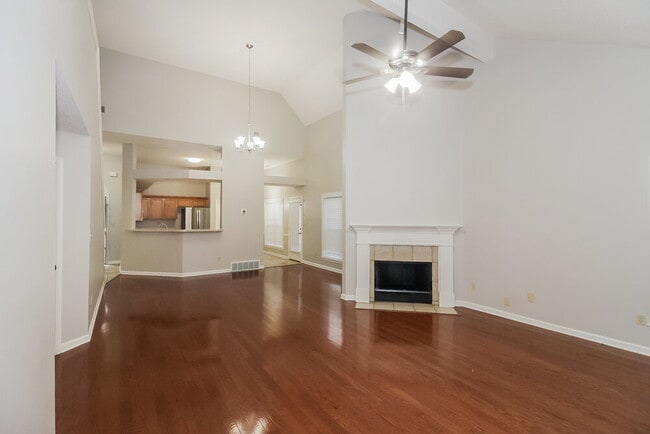 Foto del edificio - 1700 Torrington Ct