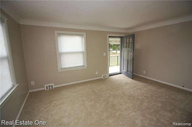 Building Photo - 18546 Eastwood Dr