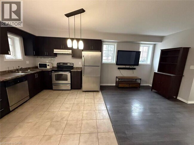 Building Photo - 931 Glasgow St