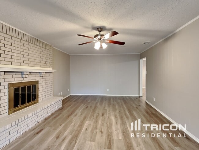 Building Photo - 611 Madison Ct