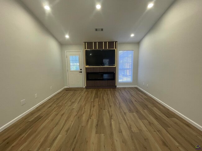 Foto del edificio - 101 Shamrock Ct