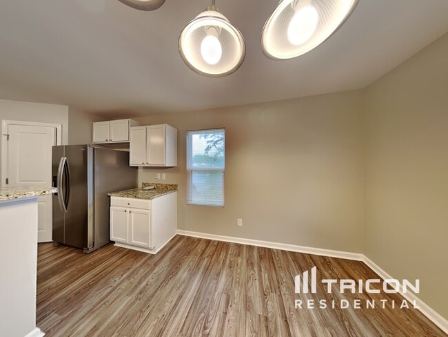 Building Photo - 4604 Montelena Dr