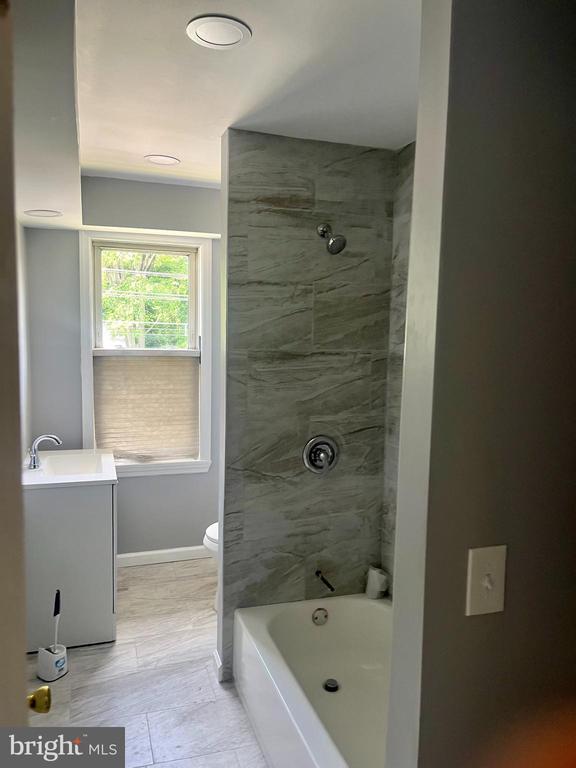 Foto del edificio - 2 Beloit Ave