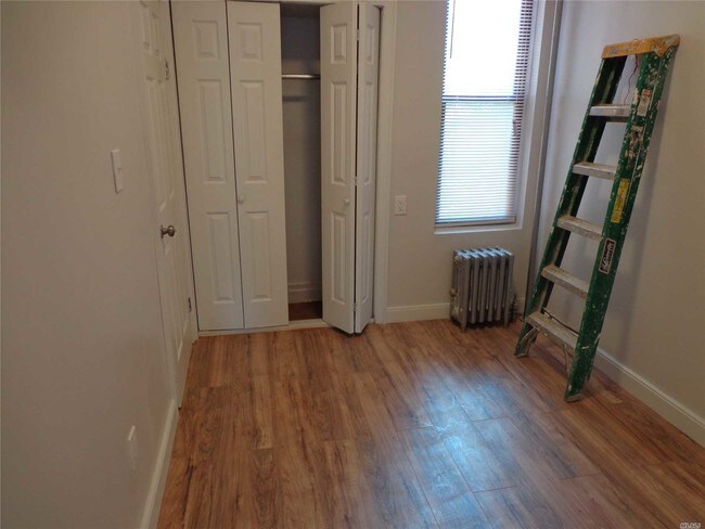 Building Photo - 637 Marcy Ave