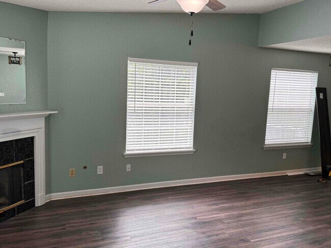 Foto del edificio - 2498 Nugget Ln