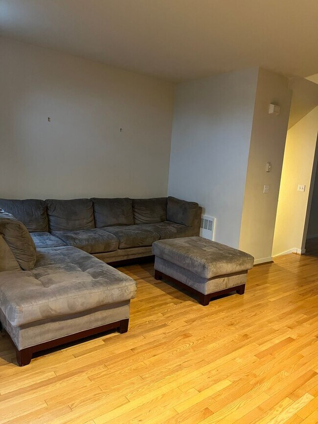Foto del edificio - Ravenna Townhome