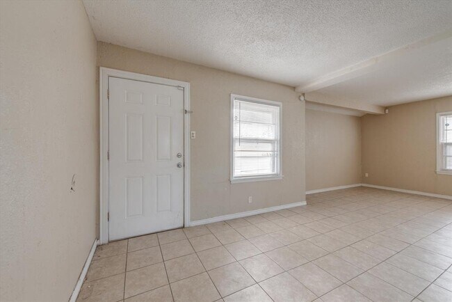 Building Photo - 1400 Wynn Terrace