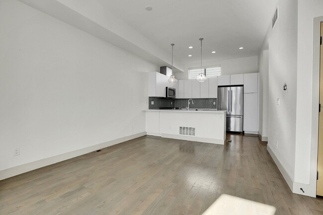 Foto del edificio - $3,200.00 - 2 Bedrooms, 2.2 Bathrooms, Tow...