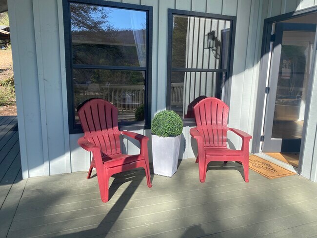 Foto del edificio - 348 Cozy Cove Hollow