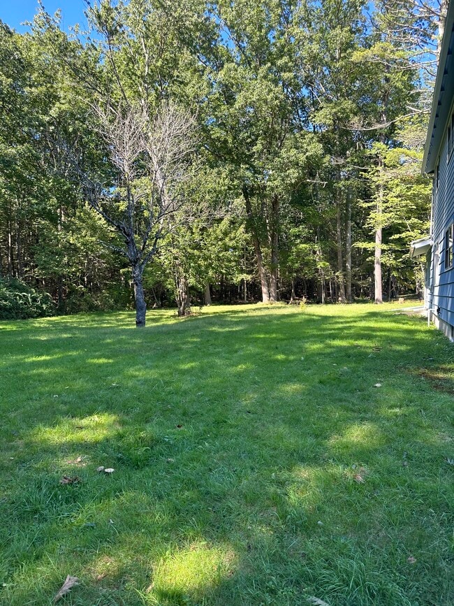 Building Photo - 5 Spruce Dr