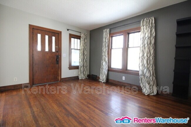 Building Photo - 3724 University Ave