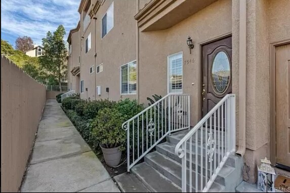 Foto principal - 7546 Romeria St