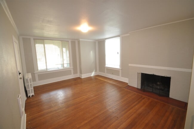 Building Photo - 1411 W 8th Ave