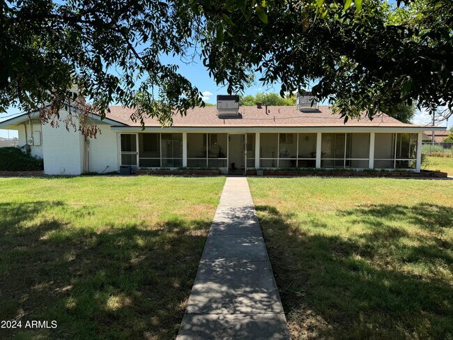 Foto del edificio - 14605 N 75th Ave