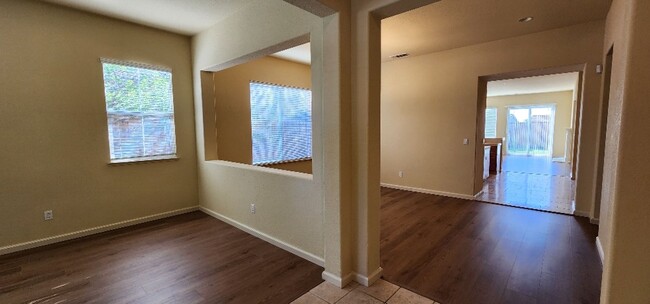 Foto del edificio - Beautiful Ideal Family Home: 3 Bedrooms, 2...