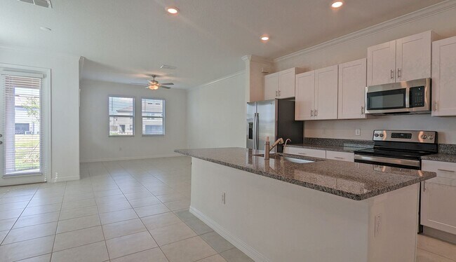 Foto del edificio - Available Immediately!