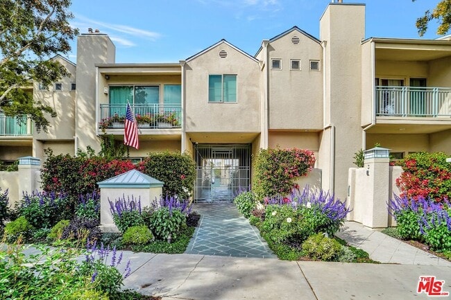 Photo - 14101 Dickens St Townhome