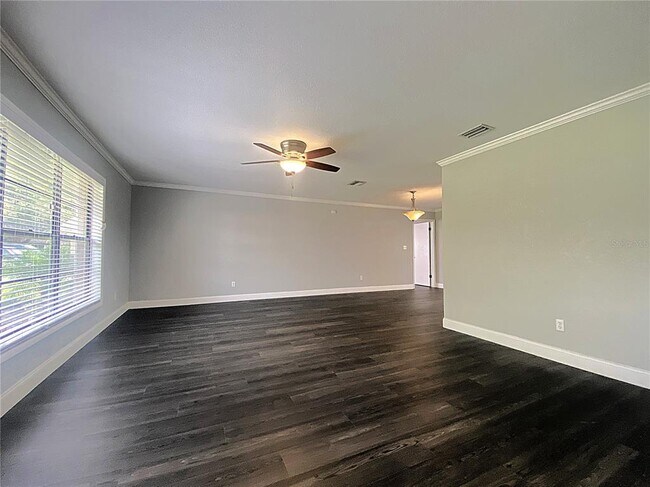 Building Photo - 544 Coleman Dr W