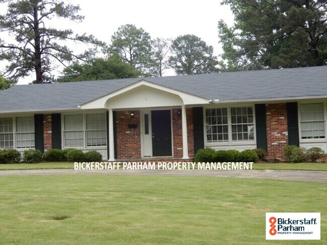 Building Photo - Modern Amenities. Urban Location. Sophisti...