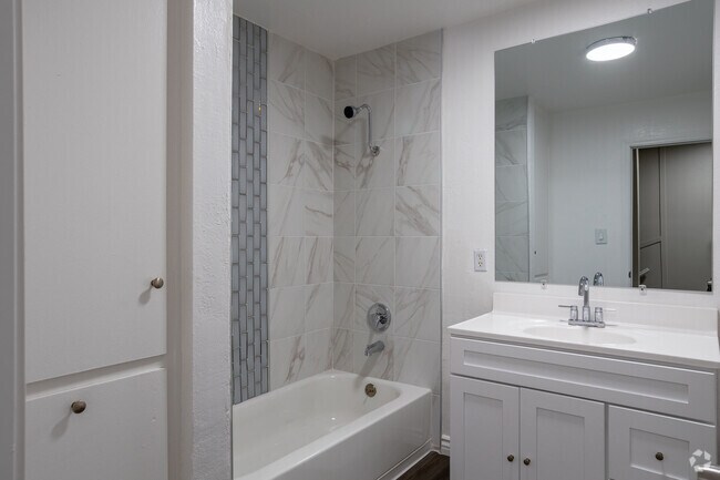2HAB, 1.5BA - 1,100 ft² - Sunrise Palms