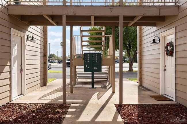 Foto del edificio - 1006 W Kelly Ave