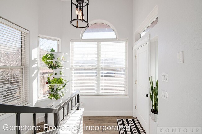 Foto del edificio - 3 br, 2 bath House - 725 North Willow Street