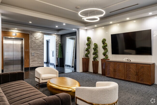 Salón - The Forefront Birmingham