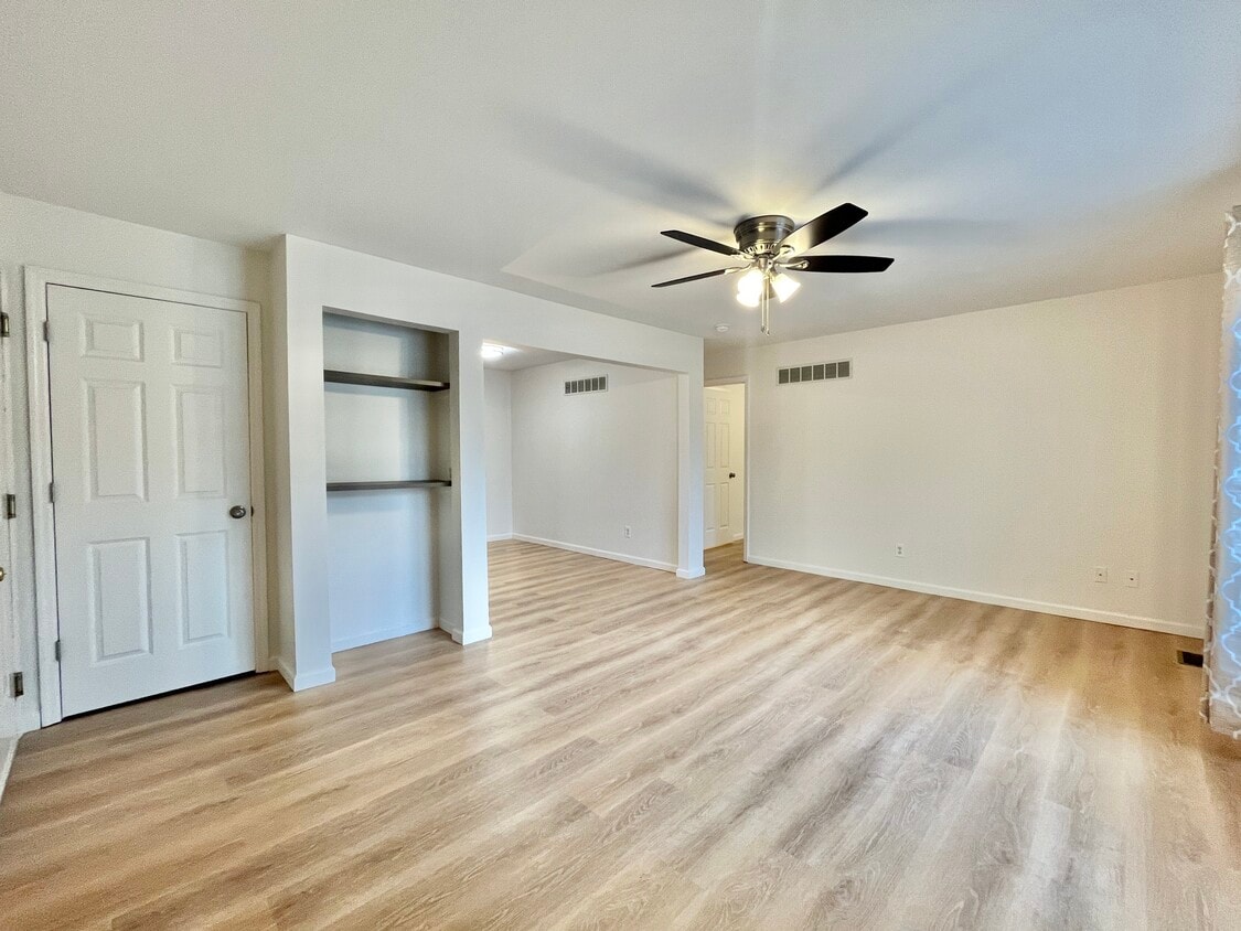 Primary Photo - Chesterfield Parkview Condos