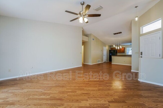 Building Photo - 9952 N Woodstone Trail