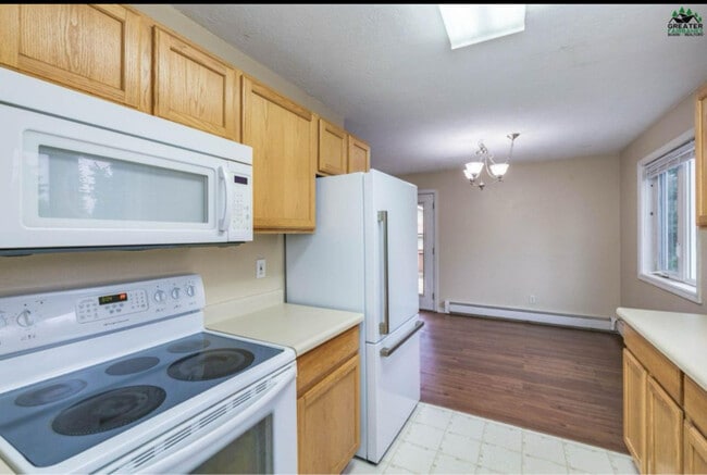 Building Photo - 305 Cindy Dr