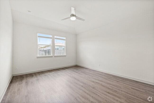 3 habitaciones, 2 baños - 1489 pies cuadrados - 1.er dormitorio - Millbrook Commons
