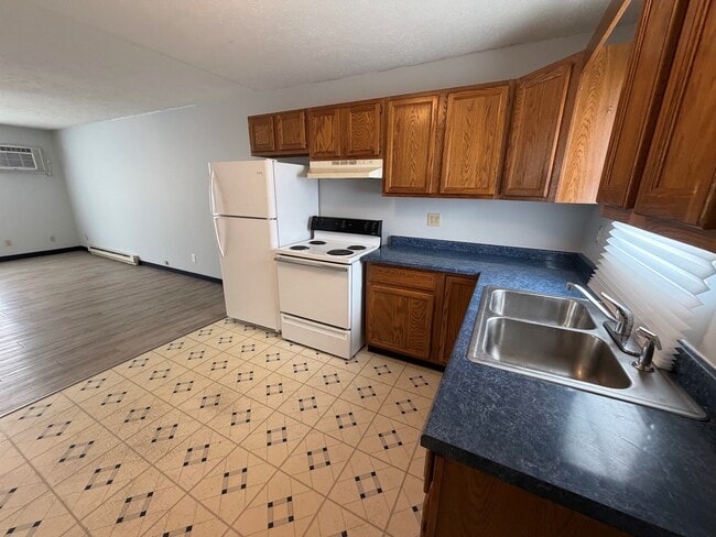 Building Photo - 1002-6 Glendale-