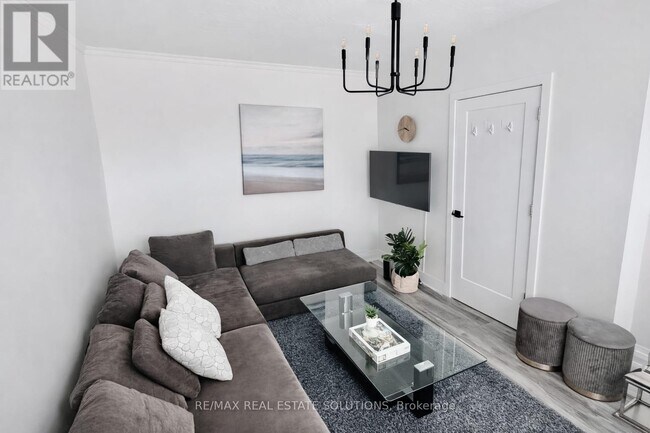 Photo du bâtiment - 206 Bathurst St