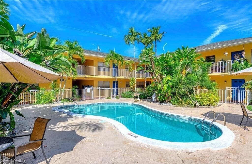 4290 Gulfstream Dr Unit 5, Naples, FL 34112 Condo for Rent in Naples