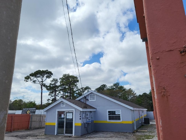 Photo - 1048 N US Hwy 17 92 House