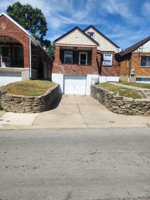 Building Photo - 1870 Dalewood Pl