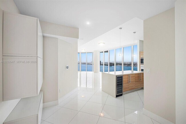 Foto del edificio - 2020 N Bayshore Dr