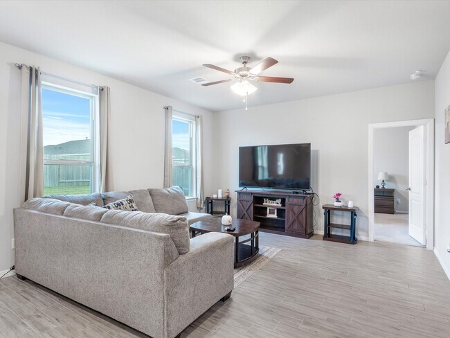 Building Photo - 10811 Violet Bloom Dr