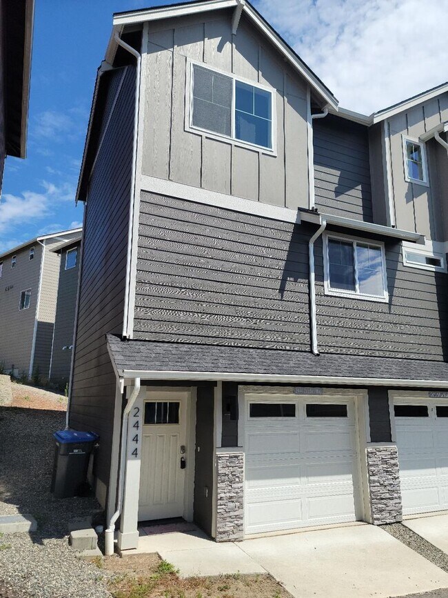 Building Photo - 2444 Zeeden Way