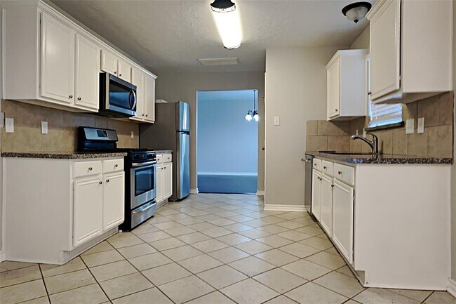 Building Photo - 21504 Palace Pines Dr